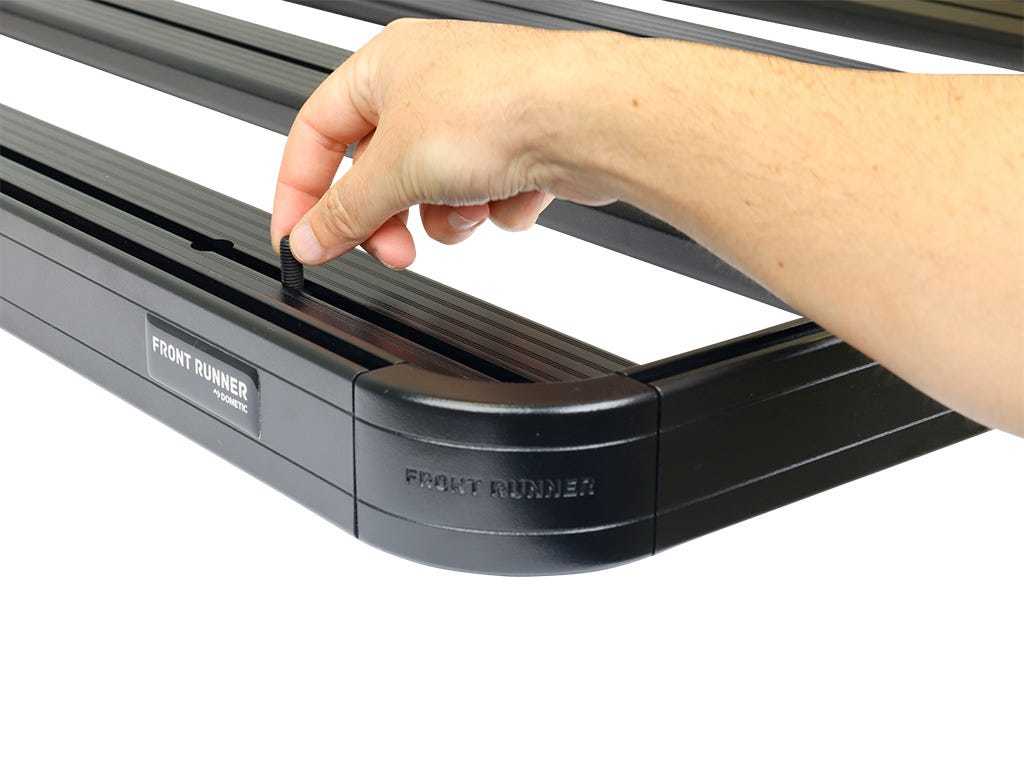 Land Rover Discovery LR3/LR4 Slimline II Roof Rack Kit - FRONT RUNNER